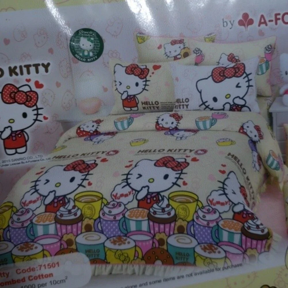 NWT Hello Kitty Double Twin Bedroom Linen Chic Fitted Sheet and Pillowcase Set